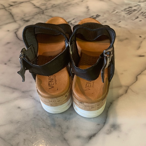 VENESE Parisian Made Sandal, Size 38, Worn Once, Like New Condition - Picture 3 of 6